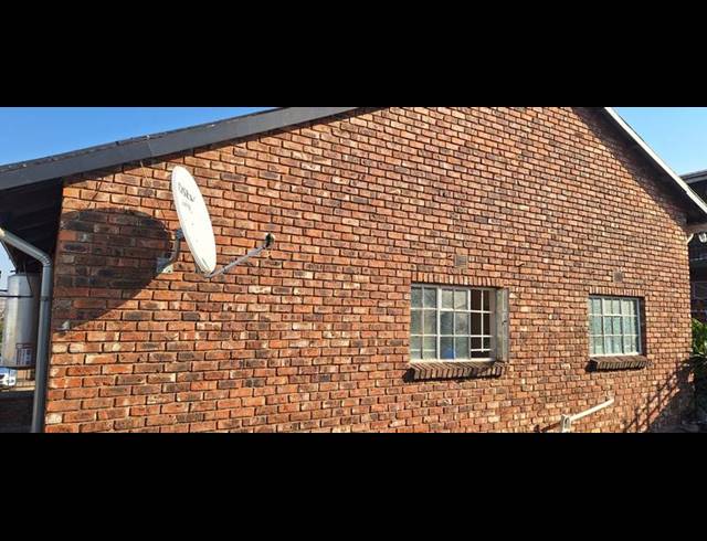 4 BEDROOM HOUSE FOR SALE IN PIET RETIEF